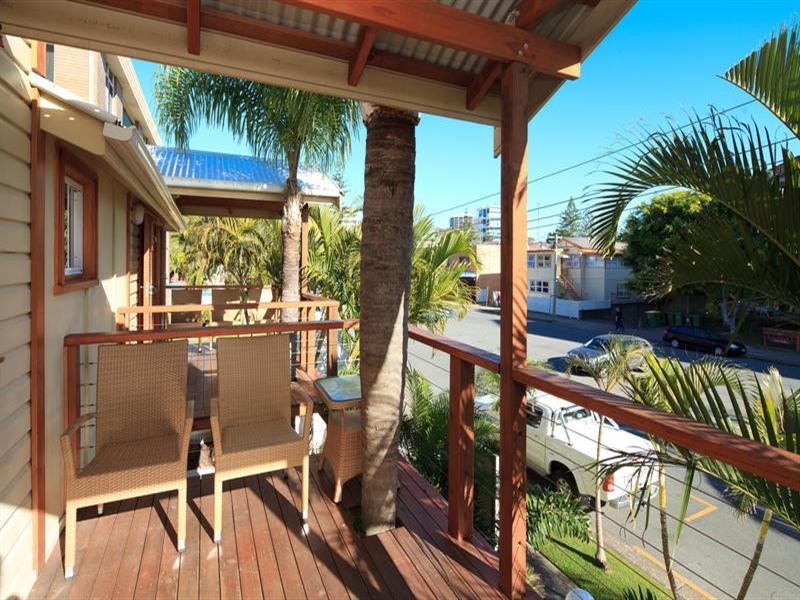 4 Ward Street, Coolangatta QLD 4225