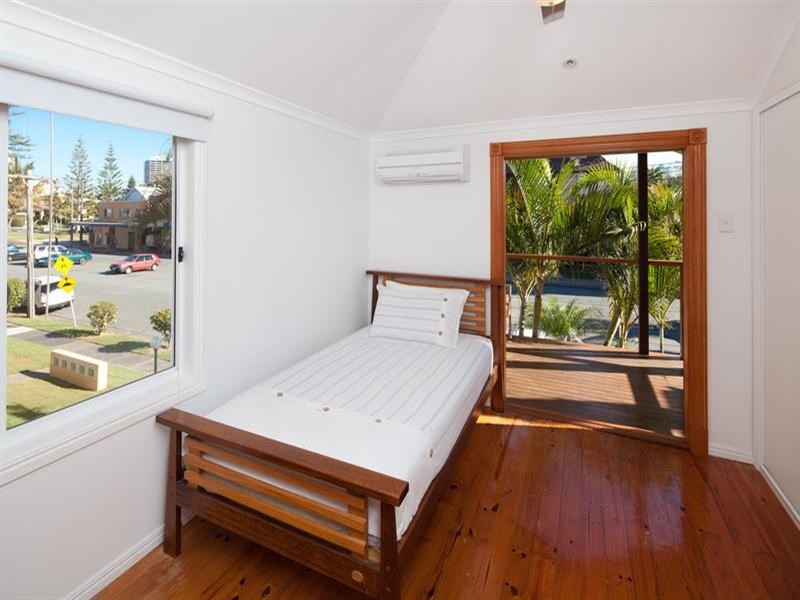 4 Ward Street, Coolangatta QLD 4225