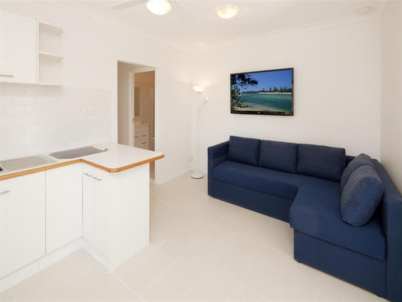 4 Ward Street, Coolangatta QLD 4225