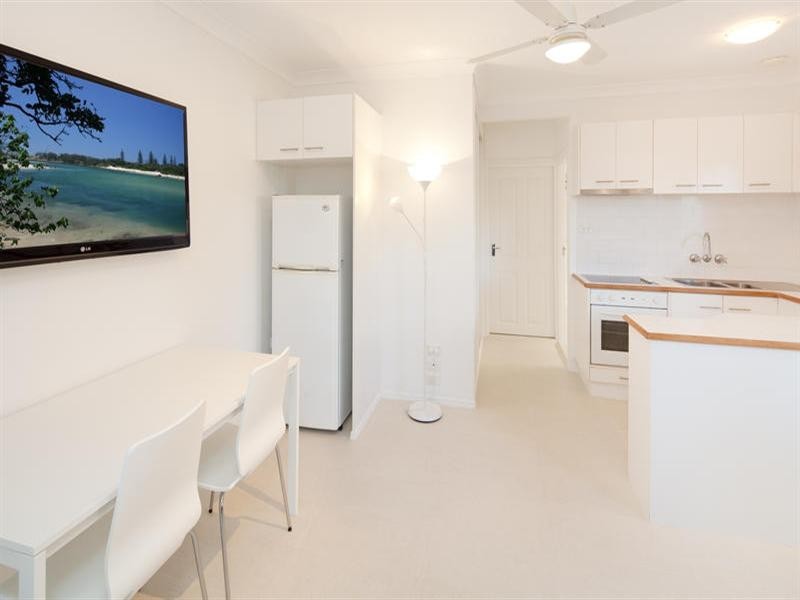 4 Ward Street, Coolangatta QLD 4225