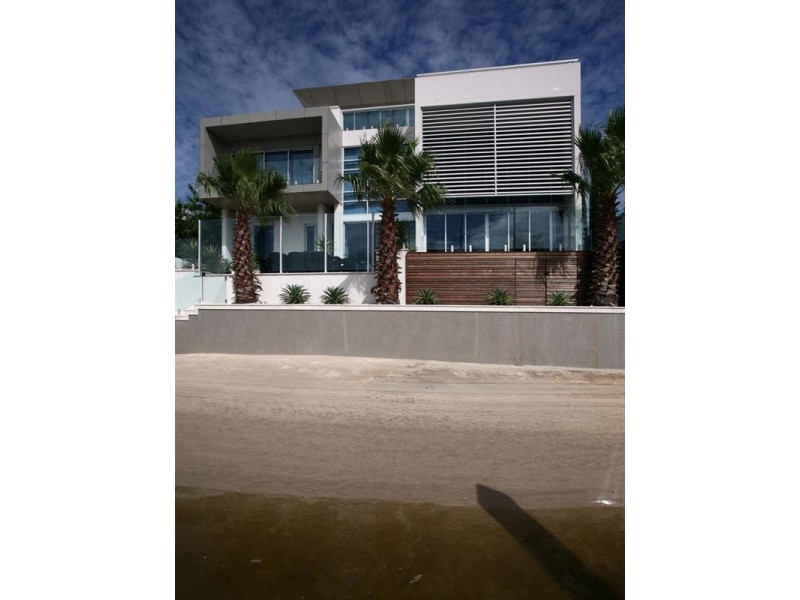 Isle Of Capri QLD 4217