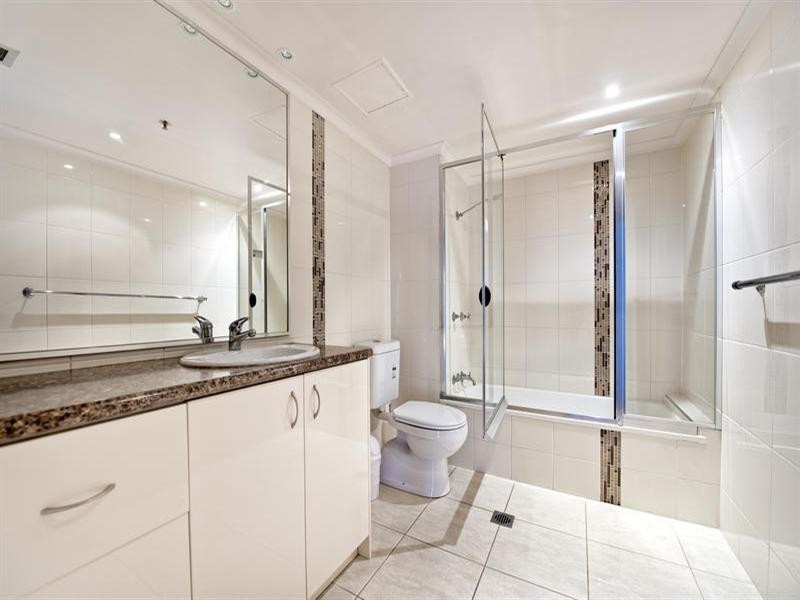 30 Laycock Street – Aegean, Surfers Paradise QLD 4217