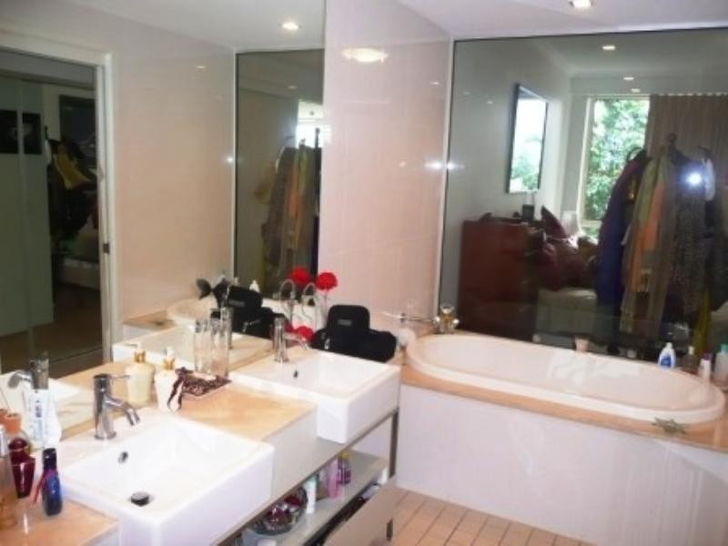 Hope Island QLD 4212