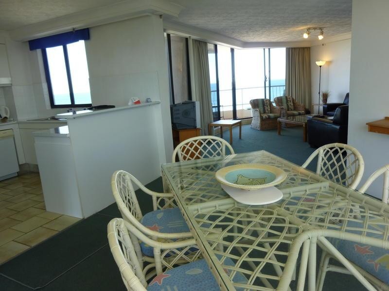 4 Thornton Street – Acapulco, Surfers Paradise QLD 4217