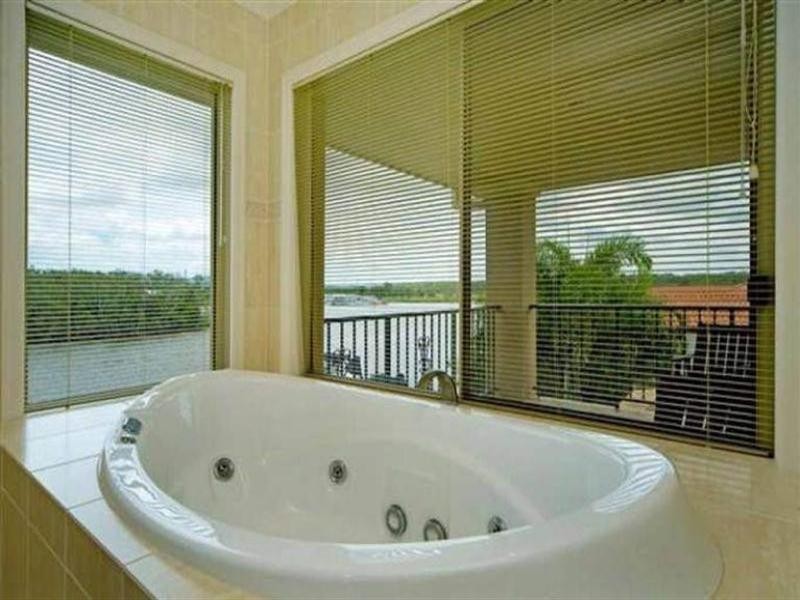 Hope Island QLD 4212