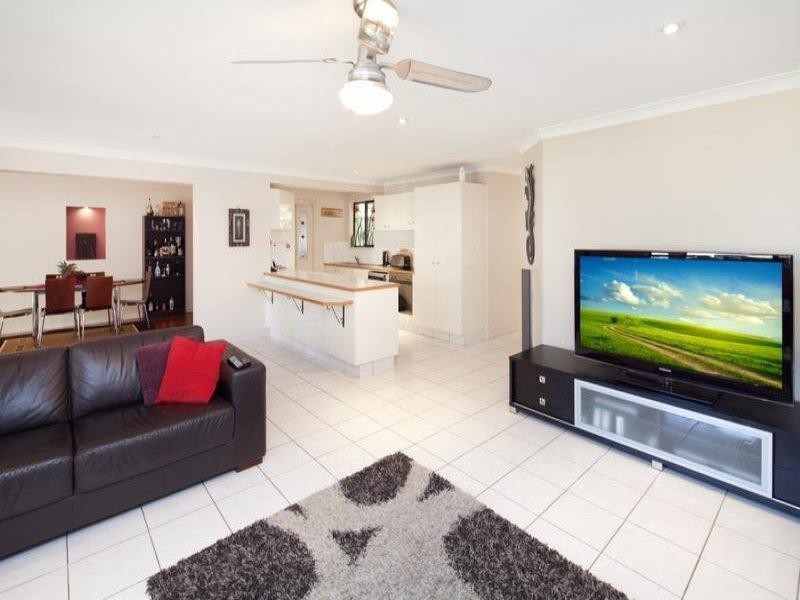 40 Lambros Drive, Benowa QLD 4217