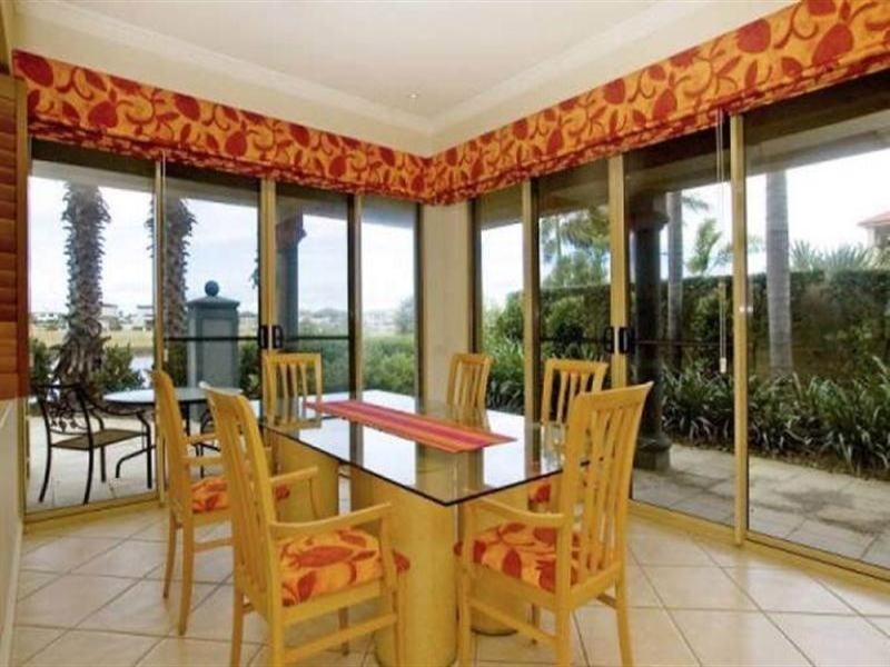 Hope Island QLD 4212