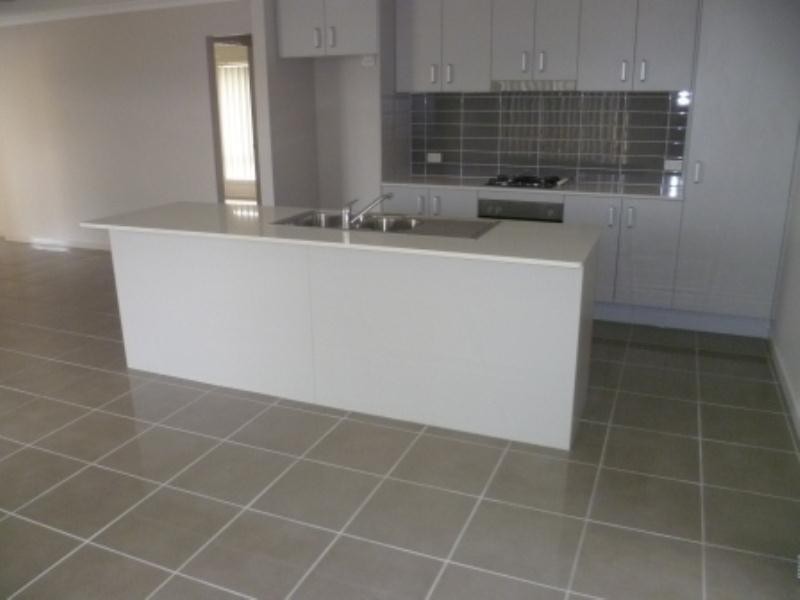 7 Stanbury Drive, Goodna QLD 4300