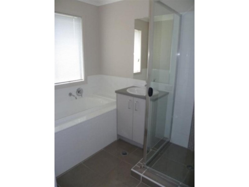 7 Stanbury Drive, Goodna QLD 4300