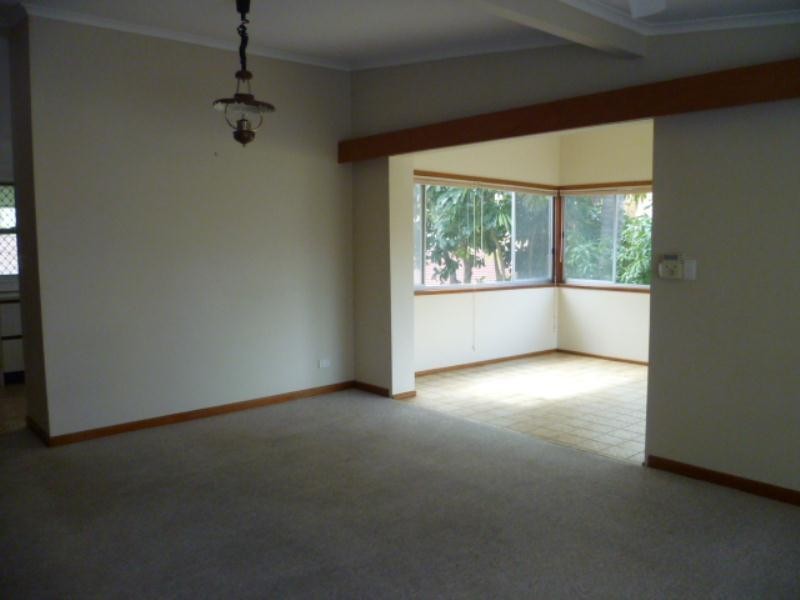 5 Parr Street, Biggera Waters QLD 4216