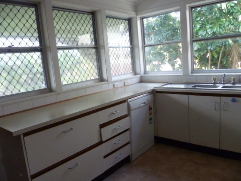 5 Parr Street, Biggera Waters QLD 4216