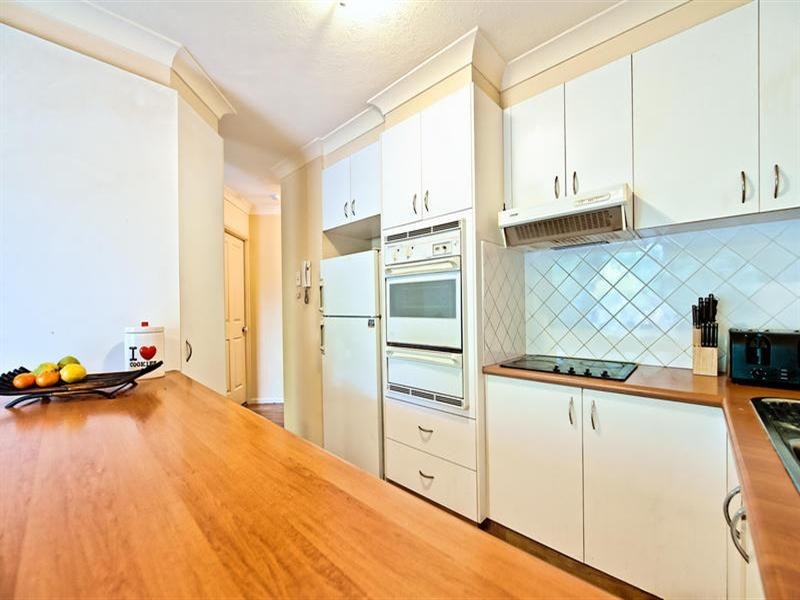 19 Monte Carlo Avenue, Surfers Paradise QLD 4217