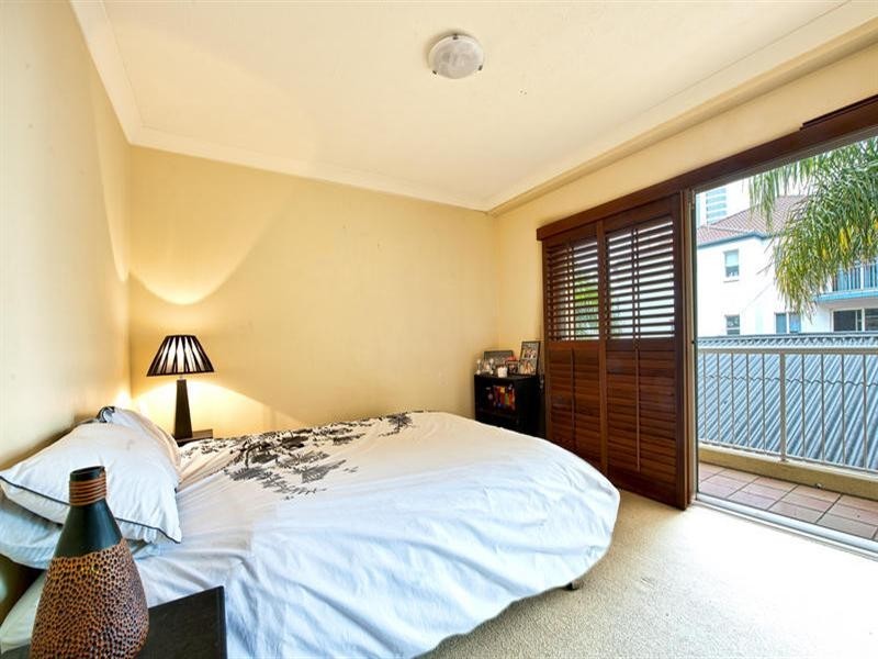 19 Monte Carlo Avenue, Surfers Paradise QLD 4217