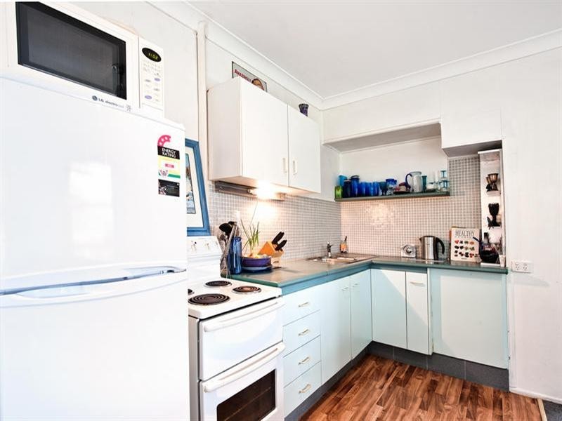 29 Leonard Avenue, Surfers Paradise QLD 4217