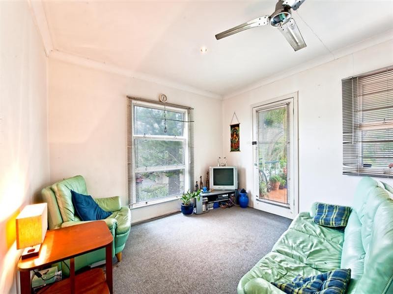 29 Leonard Avenue, Surfers Paradise QLD 4217