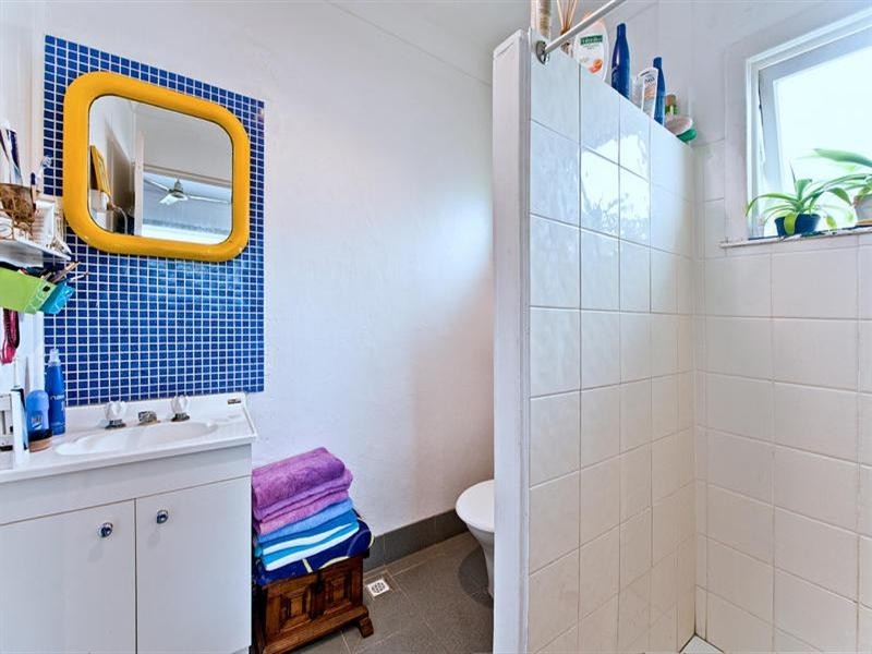 29 Leonard Avenue, Surfers Paradise QLD 4217