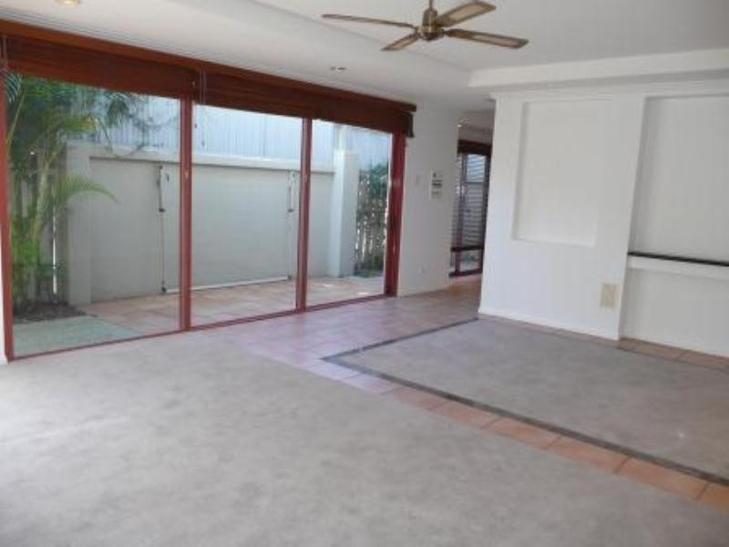 2-45 Woodroffe Avenue, Main Beach QLD 4217