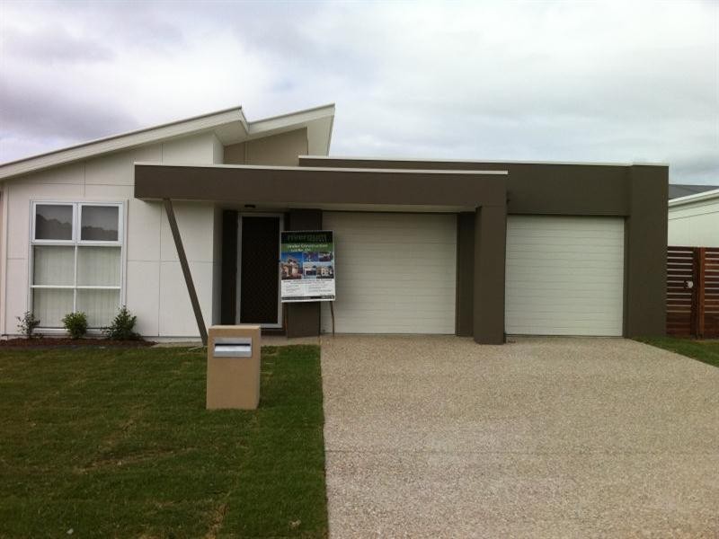 30 Cova Boulevard, Hope Island QLD 4212