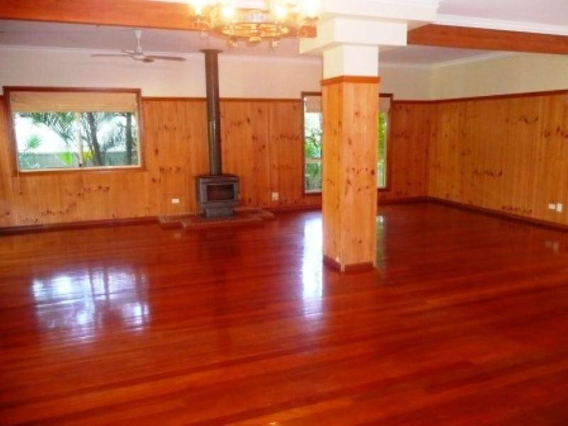 99 Crescent Avenue, Hope Island QLD 4212