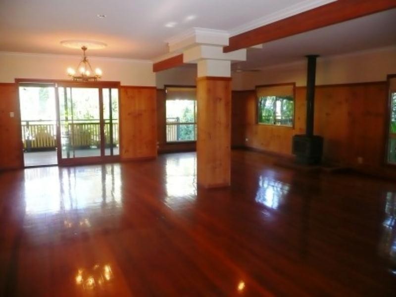 99 Crescent Avenue, Hope Island QLD 4212