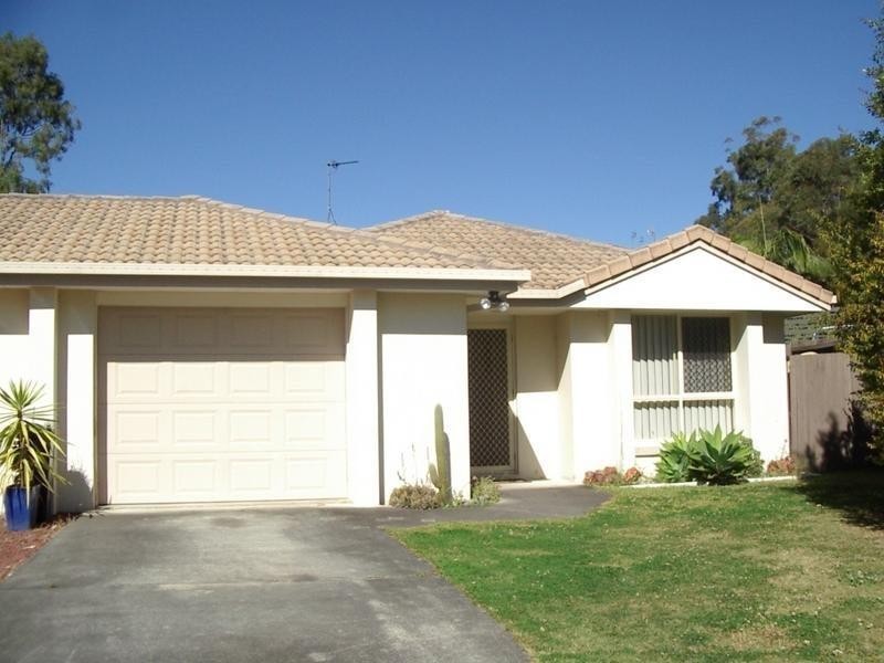 4B Joshua Close, Arundel QLD 4214