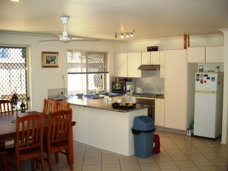 4B Joshua Close, Arundel QLD 4214