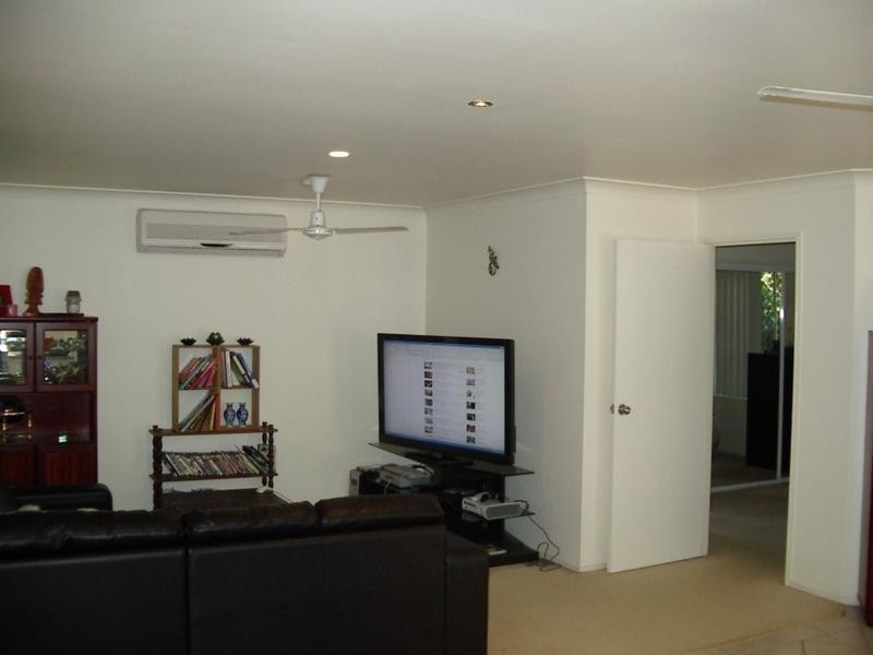 4B Joshua Close, Arundel QLD 4214