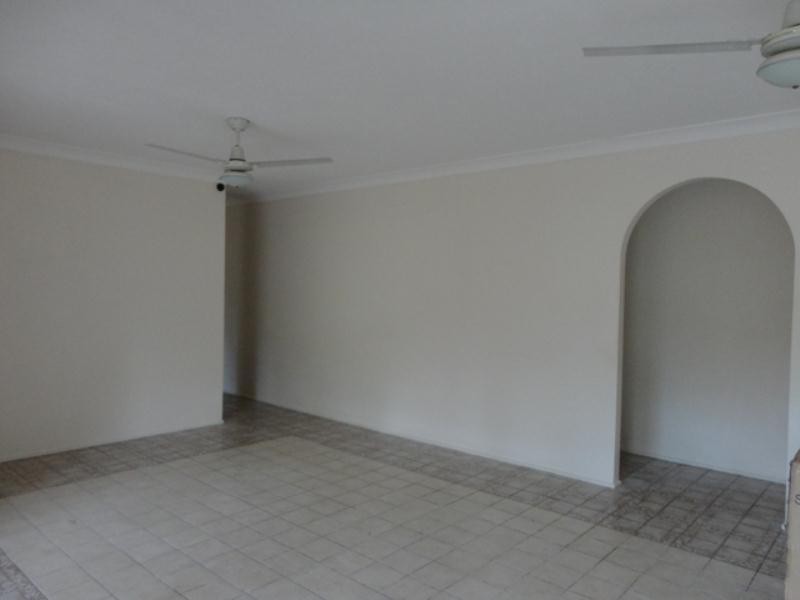 40 Nerang River Drive, Nerang QLD 4211