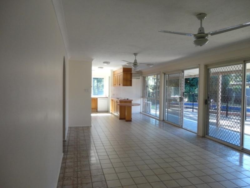 40 Nerang River Drive, Nerang QLD 4211