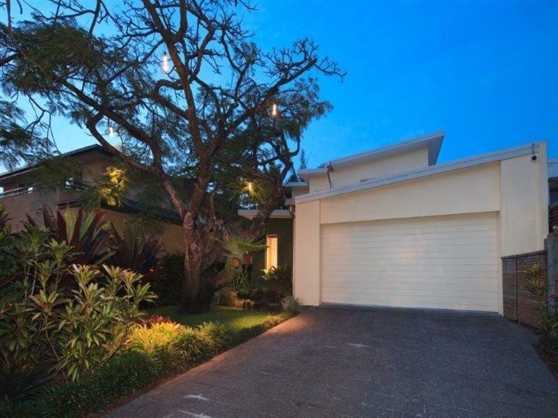 9 Vespa Crecent, Surfers Paradise QLD 4217