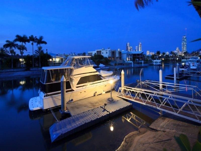 9 Vespa Crecent, Surfers Paradise QLD 4217