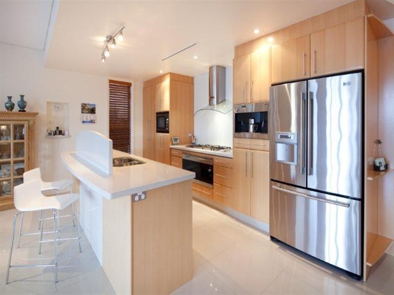 9 Vespa Crecent, Surfers Paradise QLD 4217