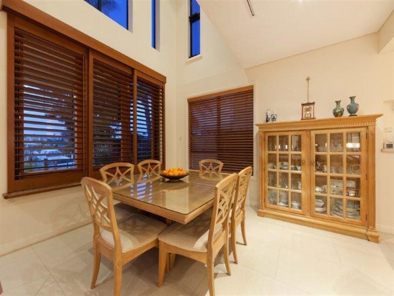 9 Vespa Crecent, Surfers Paradise QLD 4217