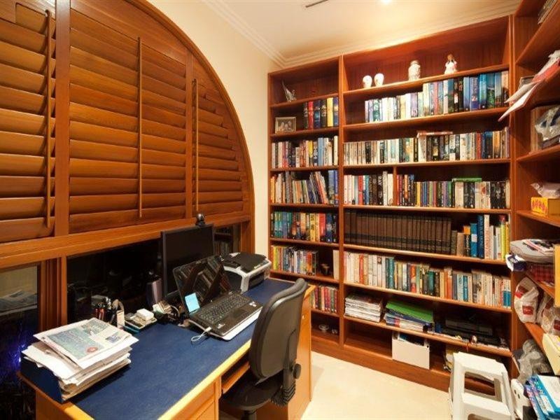 9 Vespa Crecent, Surfers Paradise QLD 4217