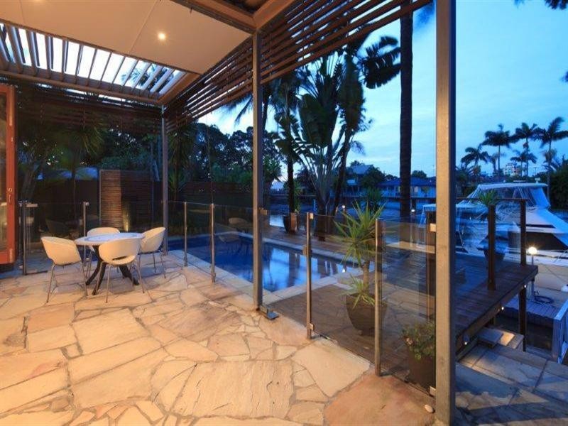 9 Vespa Crecent, Surfers Paradise QLD 4217