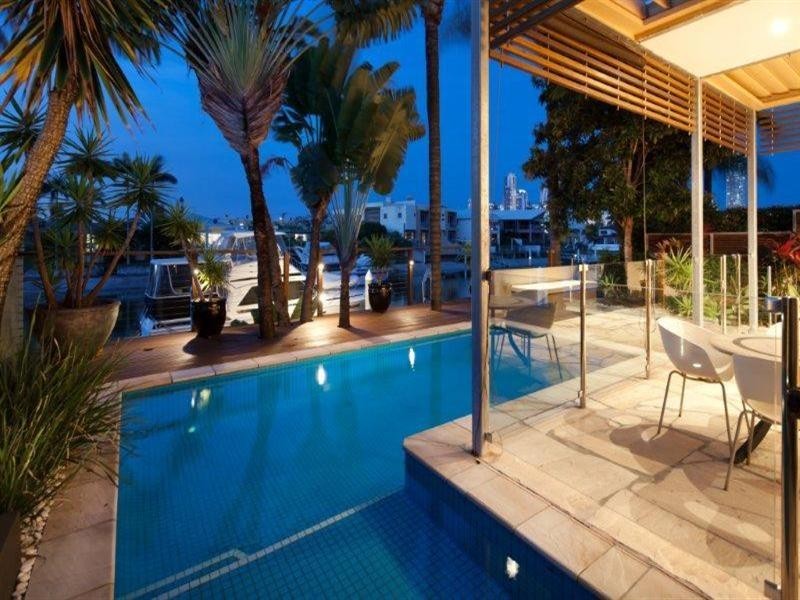 9 Vespa Crecent, Surfers Paradise QLD 4217