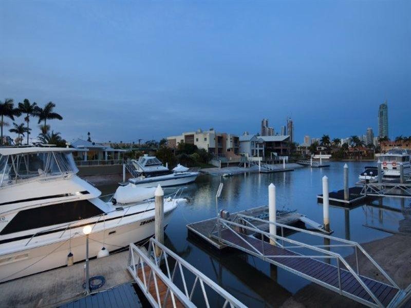 9 Vespa Crecent, Surfers Paradise QLD 4217