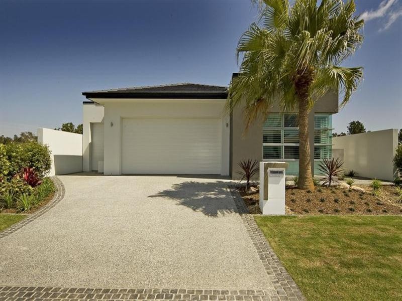 9115 Peter Senior Drive, Hope Island QLD 4212