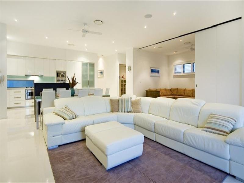 9115 Peter Senior Drive, Hope Island QLD 4212