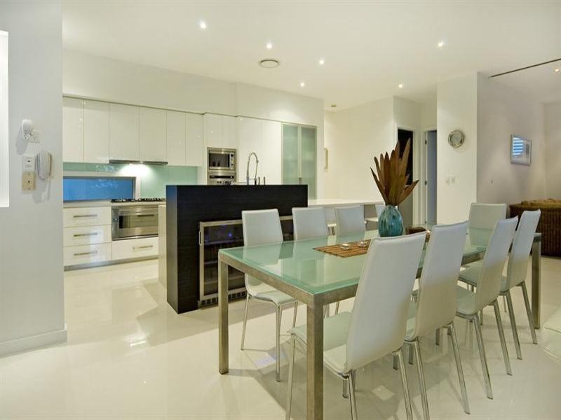 9115 Peter Senior Drive, Hope Island QLD 4212