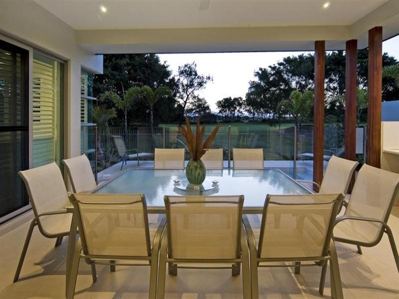 9115 Peter Senior Drive, Hope Island QLD 4212