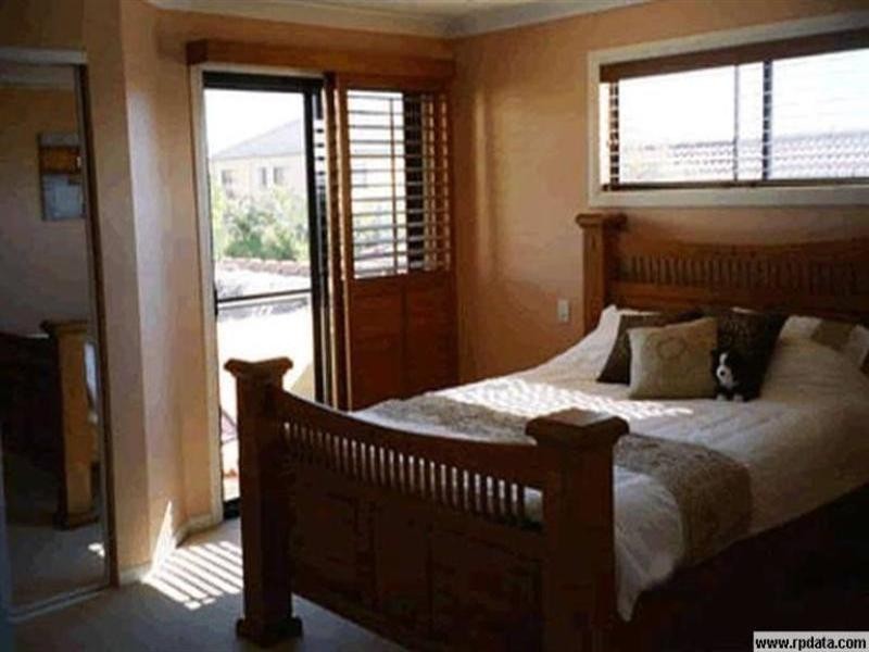 18A The Parade, Helensvale QLD 4212