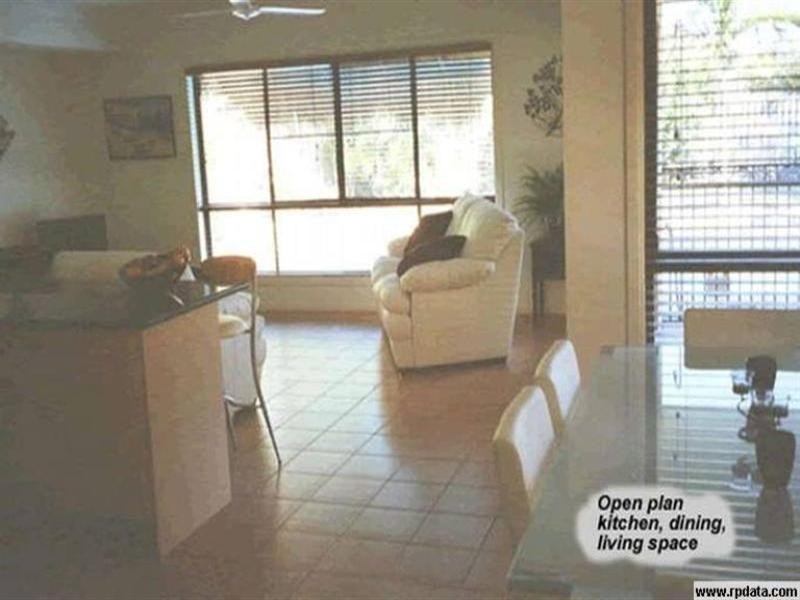 18A The Parade, Helensvale QLD 4212