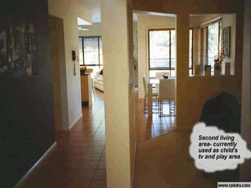 18A The Parade, Helensvale QLD 4212