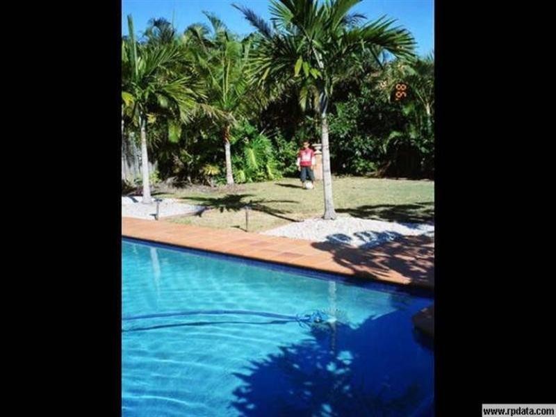 18A The Parade, Helensvale QLD 4212