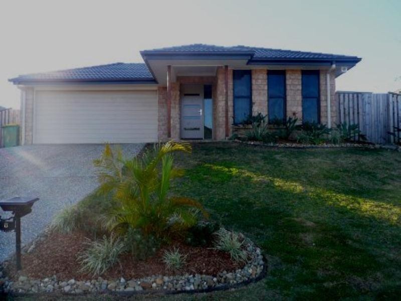 8 Hawkesbury Avenue, Pacific Pines QLD 4211