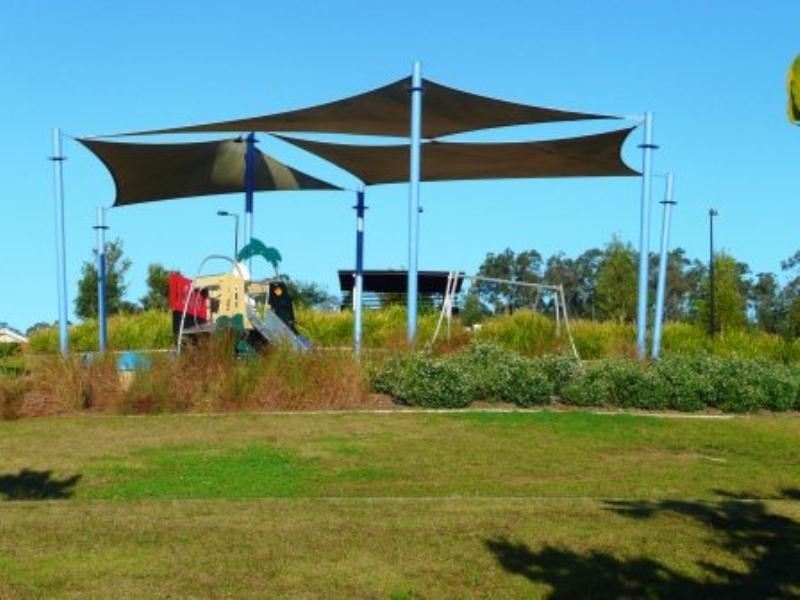 8 Hawkesbury Avenue, Pacific Pines QLD 4211