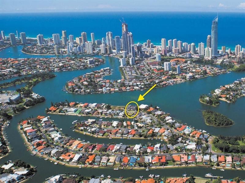 43-45 The Promenade, Isle Of Capri QLD 4217