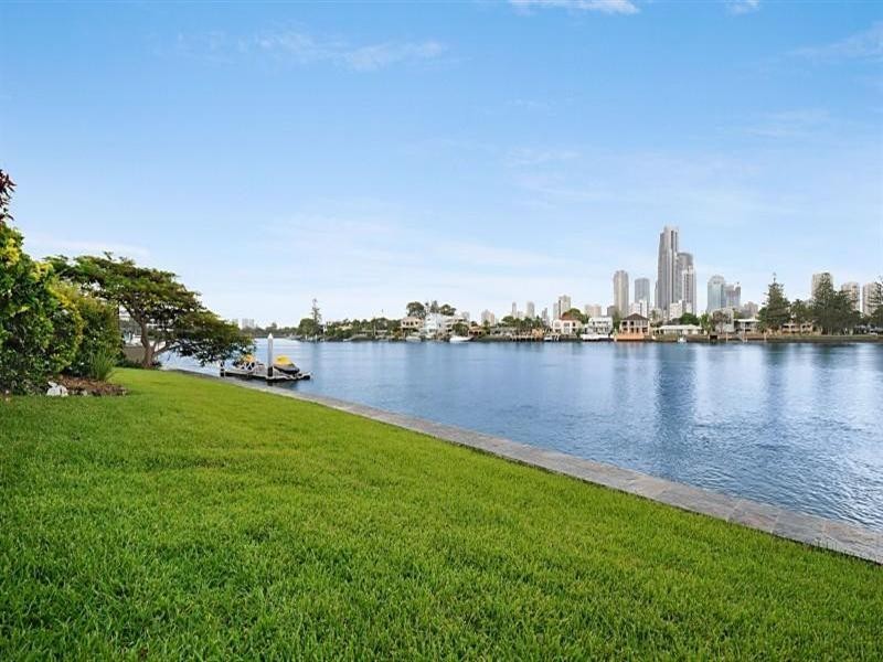43-45 The Promenade, Isle Of Capri QLD 4217
