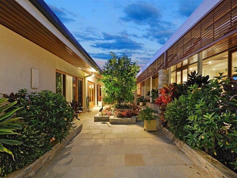 43-45 The Promenade, Isle Of Capri QLD 4217